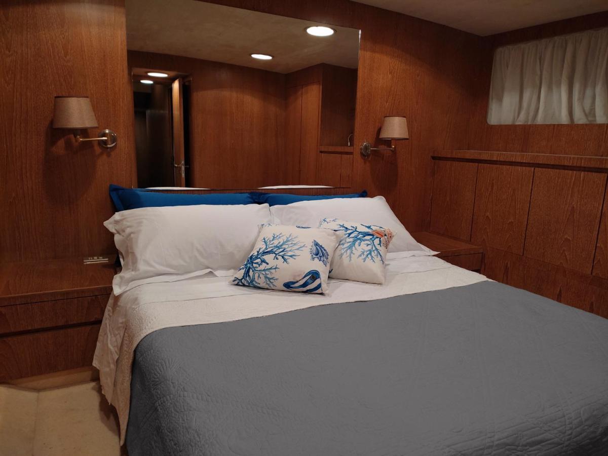 Boat & Breakfast Lucretia, Luxury Yacht Hotel Arbatax Ngoại thất bức ảnh