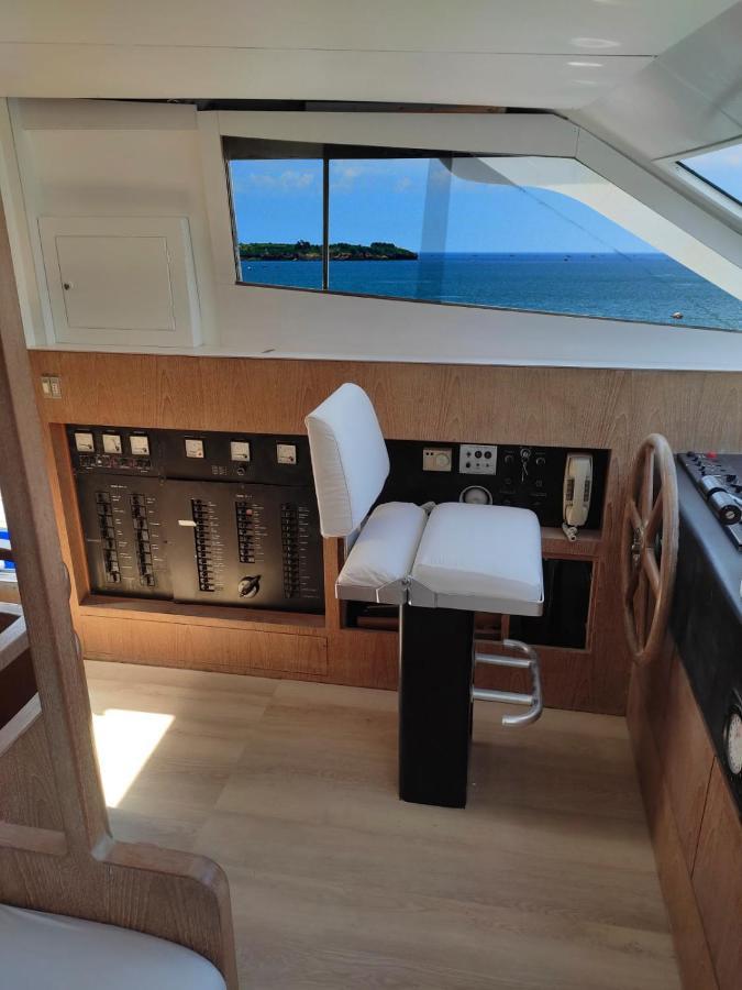 Boat & Breakfast Lucretia, Luxury Yacht Hotel Arbatax Ngoại thất bức ảnh