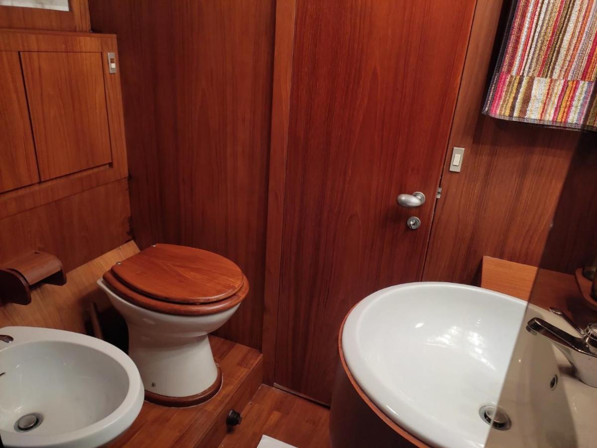 Boat & Breakfast Lucretia, Luxury Yacht Hotel Arbatax Ngoại thất bức ảnh